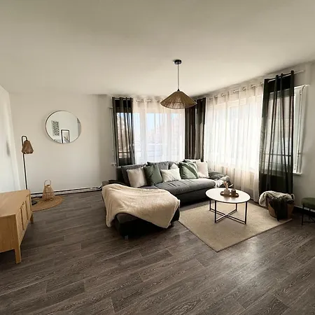 Apartment Spacieux Et Lumineux, 3 A *