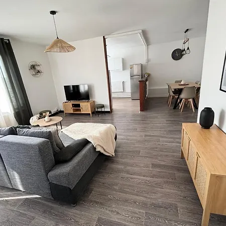 Apartment Spacieux Et Lumineux, 3 A *
